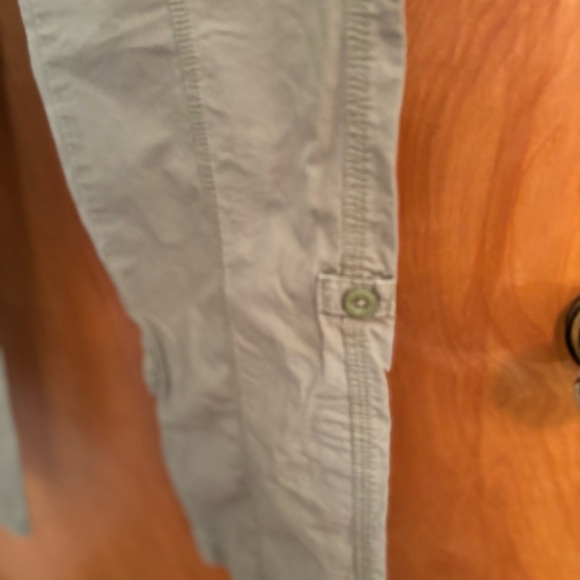 The North Face Women's Olive Green Convertible Outdoor Utility Pants, Size 4 - Picture 6 of 8